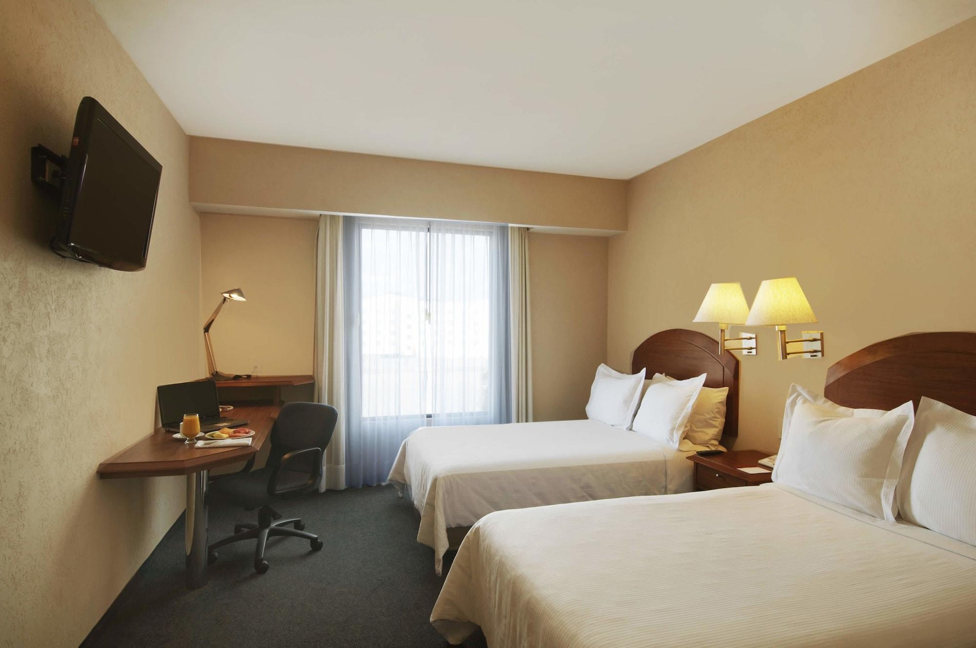 Fiesta Hotel 4*